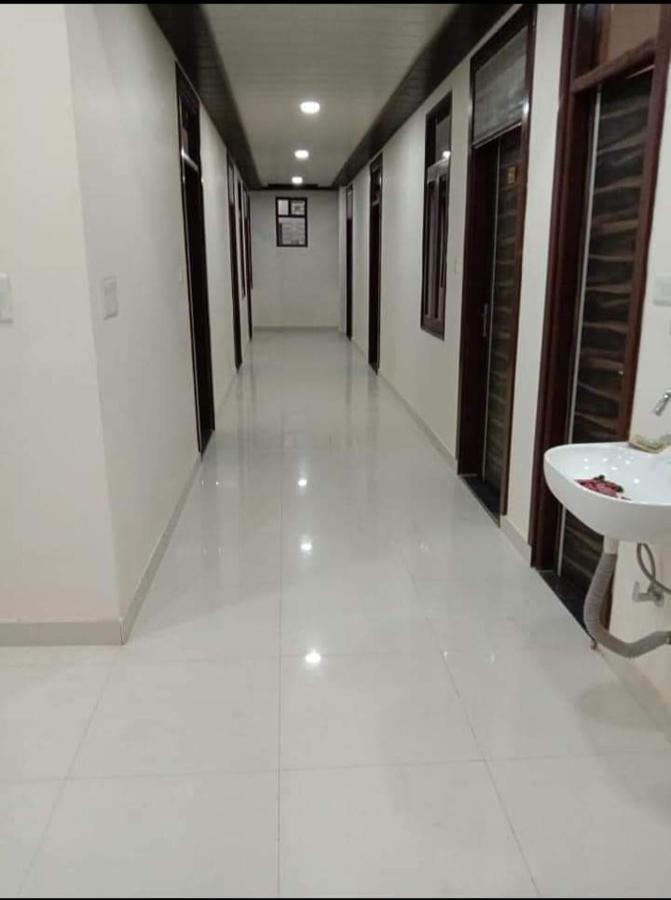 R M Plaza Hotel
